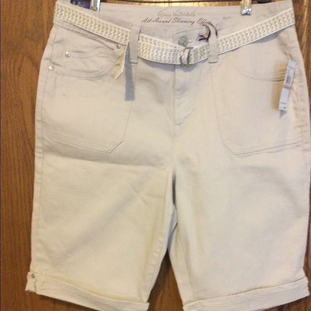 Gloria Vanderbilt slimming effect bermudas